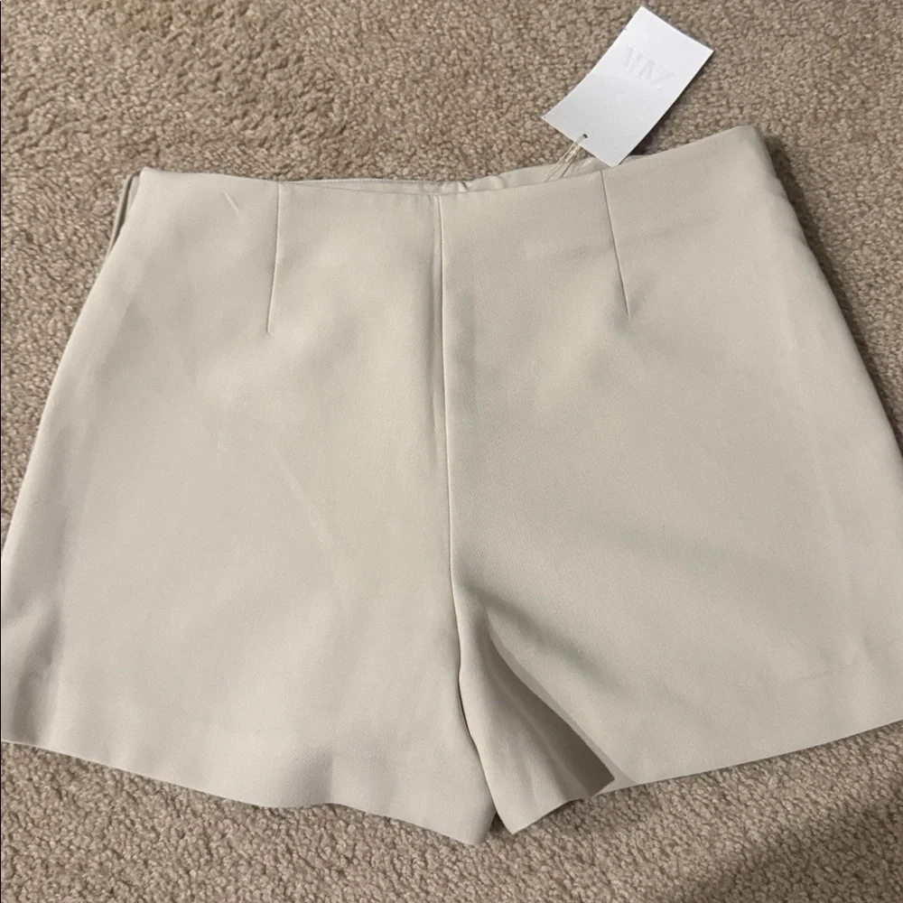 Zara Beige Skort with Gold Accent - Picture 3 of 4